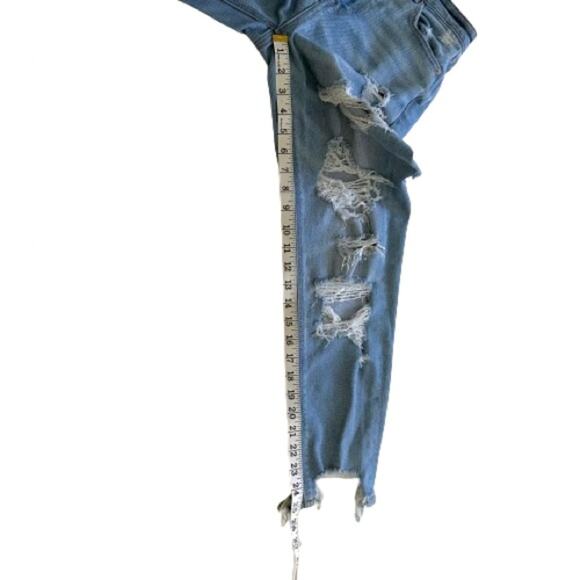 American Eagle Jean Light Wash High Rise Distressed Ankle Mom Jeans Size 0 Short - Picture 12 of 13